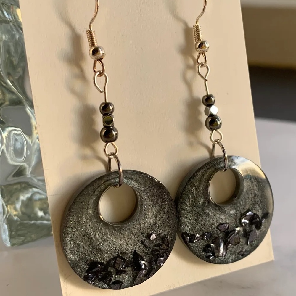 Shimmery gray circular drop earrings